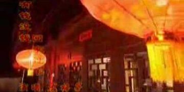 Bài hát tiếng Trung: Có tiền hay không có tiền cũng về nhà đón Tết